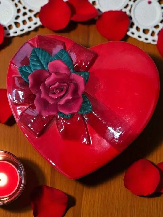 Teleflora Ceramic Chocolate Box - Picture 10 of 10